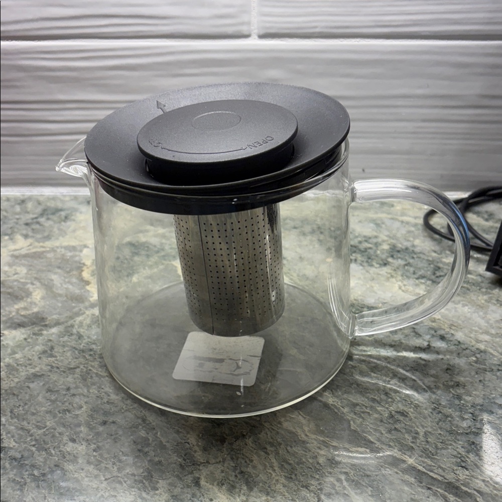 Glass Tea Infuser Pot with Black Lid